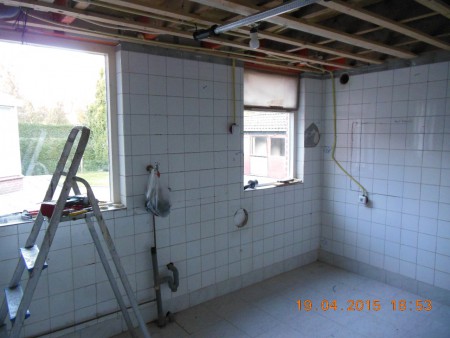 Nieuwe elektra, water  en afvoer uitgemeten