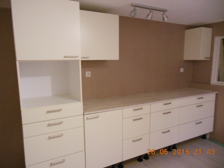 Blad ontvangen en gemonteerd en begonnen met de vloer