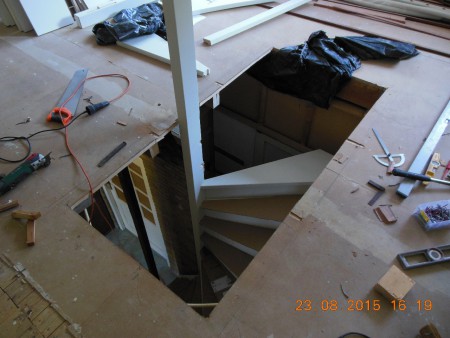 Zelfs de kelder kast kunnen we zien