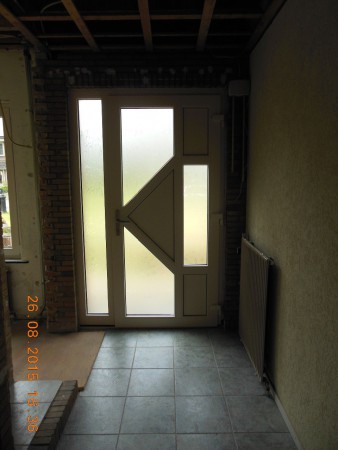 De nieuwe voordeur en de nekken breker weg