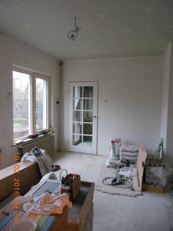 Deur geplaatst nu kozijnen schilderen